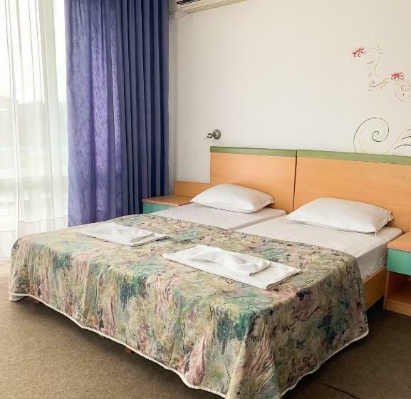 غرفة عائلية ذات إطلالة جانبية على البحر, Mint Family