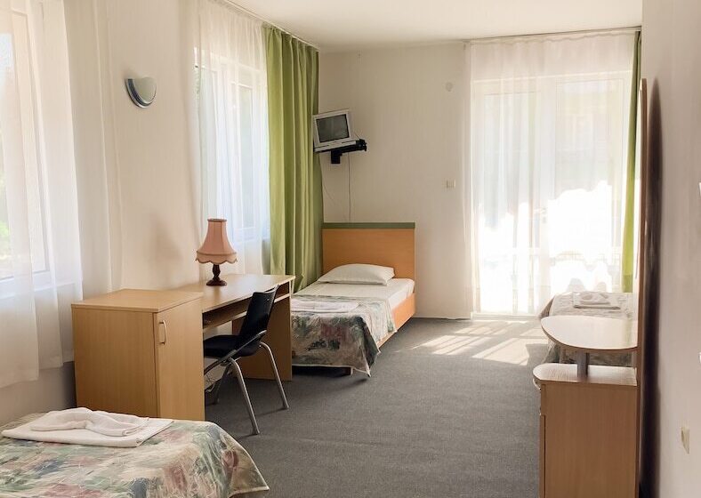 غرفة قياسية رباعية, Mint Family