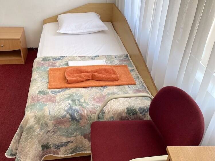 غرفة عائلية, Mint Family