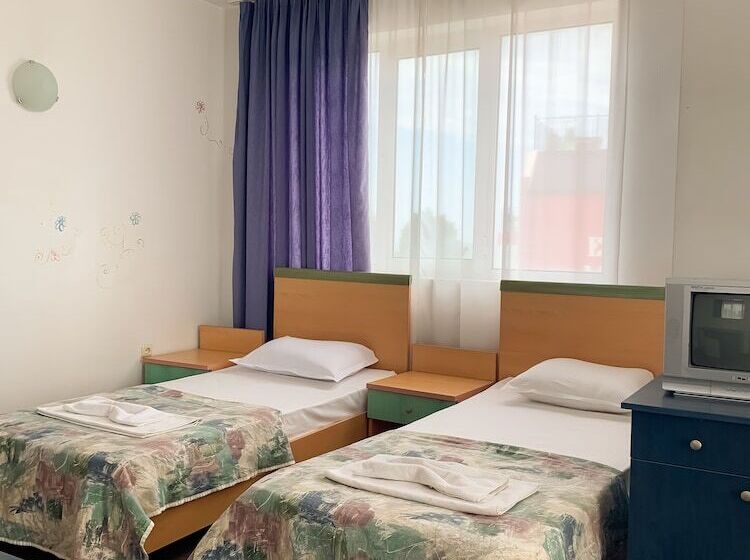 غرفة عائلية, Mint Family