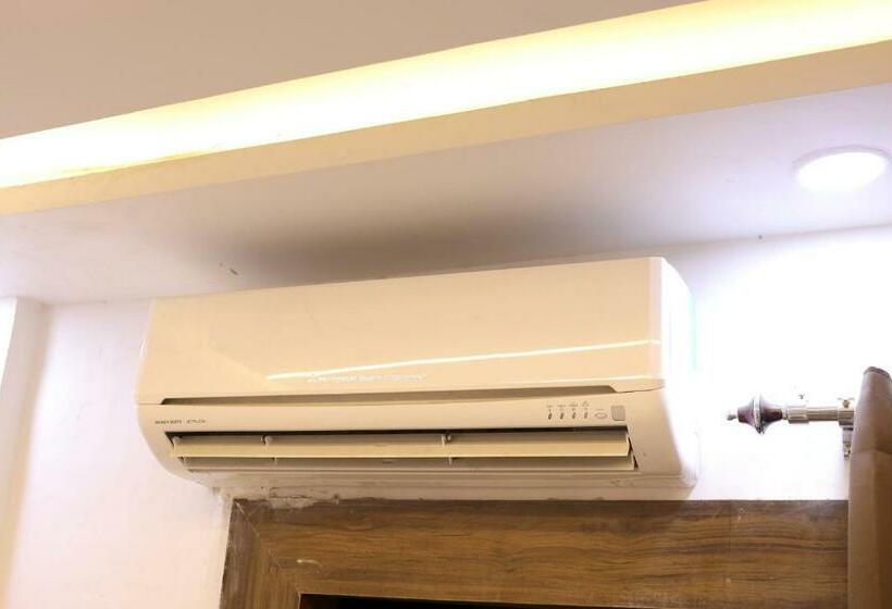 Номер Deluxe, The Divine  शानदार कमरे के साथ