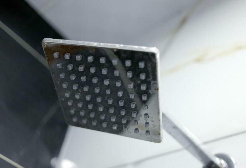 Номер Deluxe, The Divine  शानदार कमरे के साथ