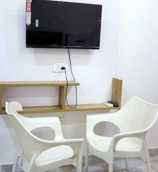 Номер Deluxe, The Divine  शानदार कमरे के साथ