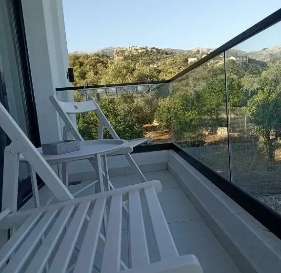 オーシャンビューのデラックストリプルルーム, Villa Tonia Livadh Himare