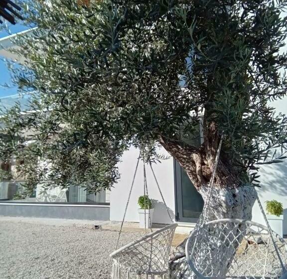 اتاق سه نفره دلوکس با چشمانداز دریا, Villa Tonia