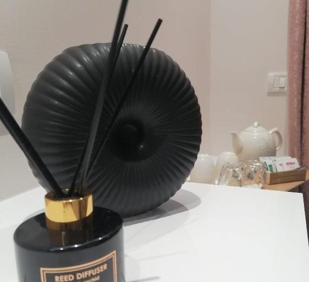 اتاق لوکس سه تخته, Villa Tonia