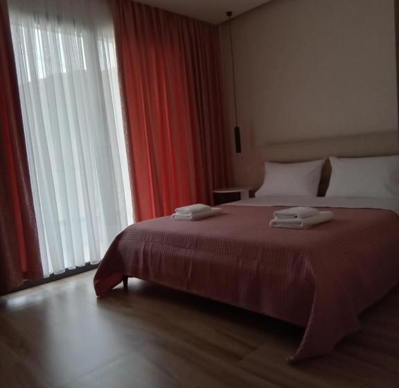 اتاق لوکس, Villa Tonia