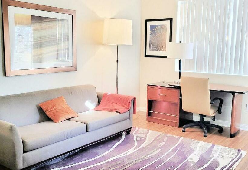 דירת חדר, Disney Fullerton Homes And Lofts