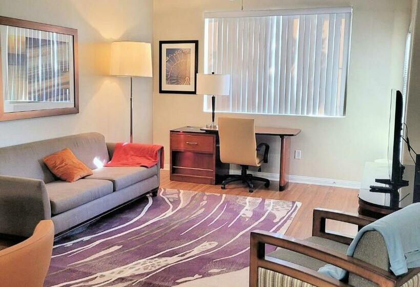 דירת חדר, Disney Fullerton Homes And Lofts