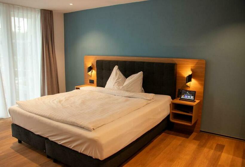 اتاق استاندارد, Amante