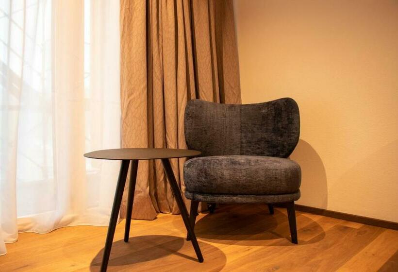 استودیو استاندارد با بالکن, Amante