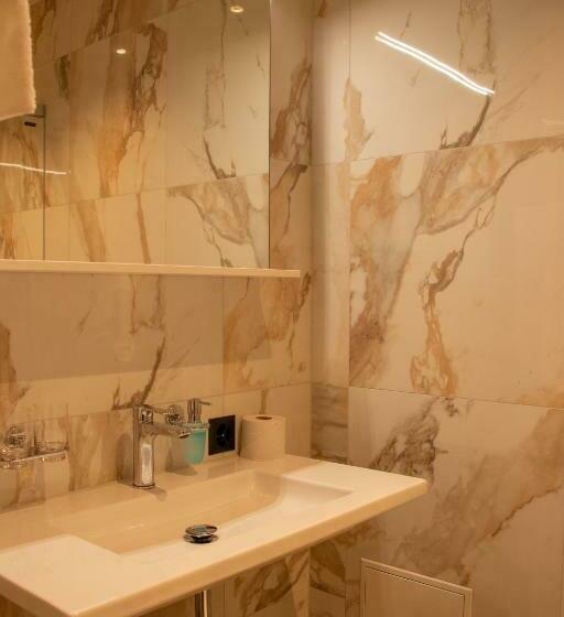 استودیو استاندارد با بالکن, Amante