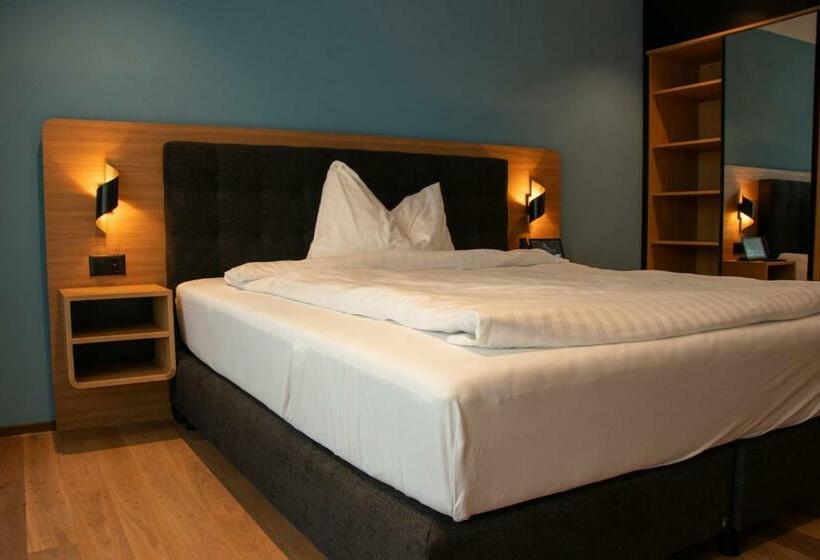 استودیو استاندارد با بالکن, Amante