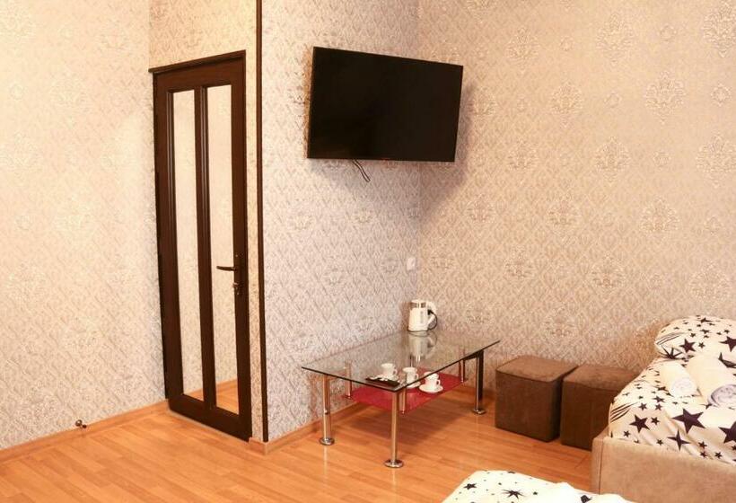 수피리어 트리플 룸, Styopa