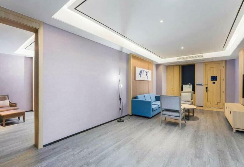 Люкс Премиум, Kyriad Hotel Baoying Jinyuan Square High Speed Railway Station