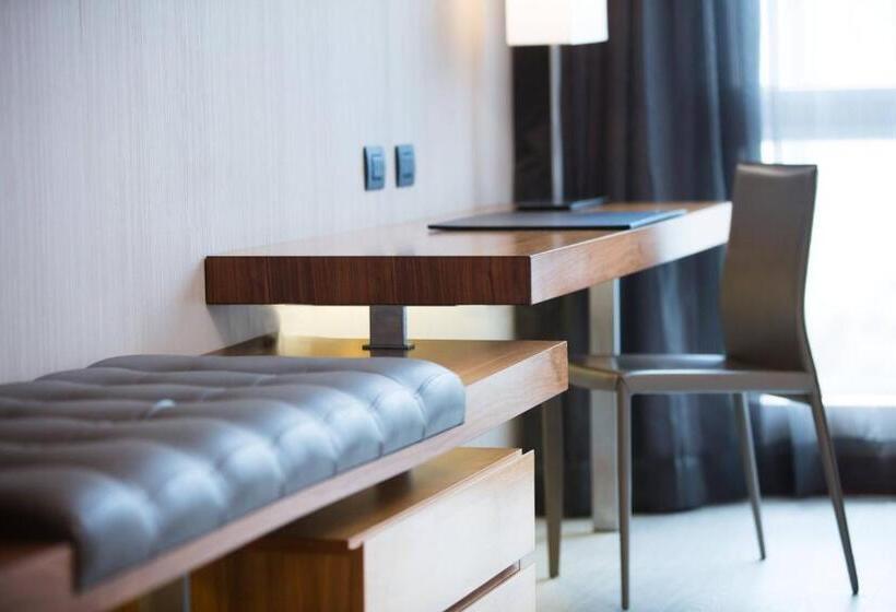 带大床的标准间, Ac Hotel By Marriott Panama City