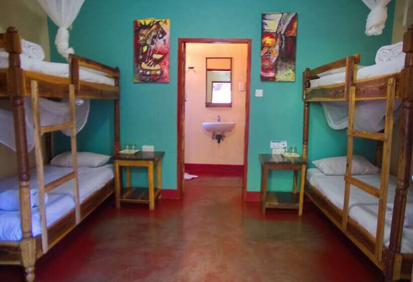 اتاق استاندارد سه نفره, Jollyboys Backpackers