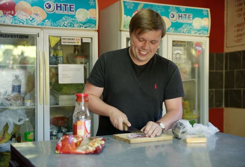 تختخواب در اتاق مشترک, Jollyboys Backpackers