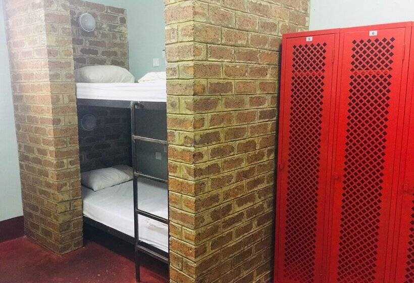 اتاق استاندارد, Jollyboys Backpackers