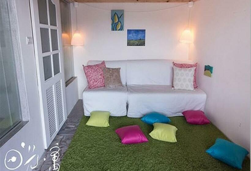 اتاق استاندارد با چشم‌انداز کوهستان, Kenting Sun Light Inn