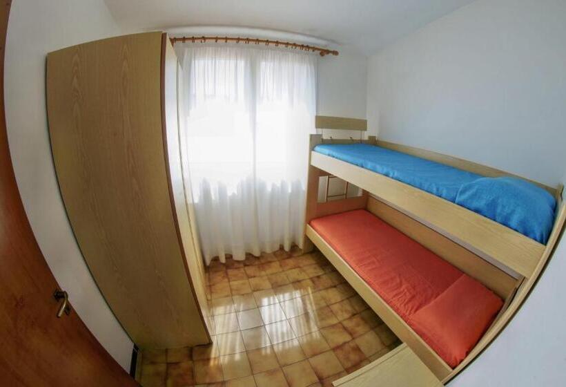 شقة غرفتين, Blu Baita