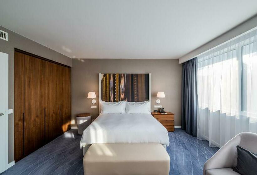 带大床的行政房间, Doubletree By Hilton Hotel Wroclaw