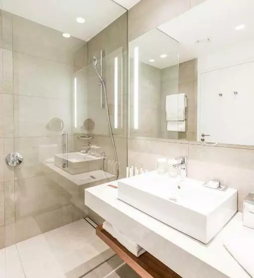キングサイズベッドのエクゼクティブルーム, Doubletree By Hilton Hotel Wroclaw
