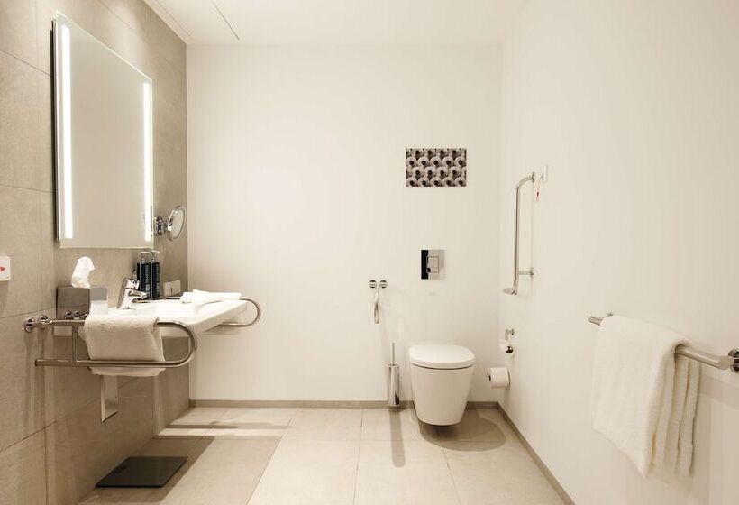 Номер Стандарт Кровать Кинг Адаптированный для Инвалидов, Doubletree By Hilton Hotel Wroclaw