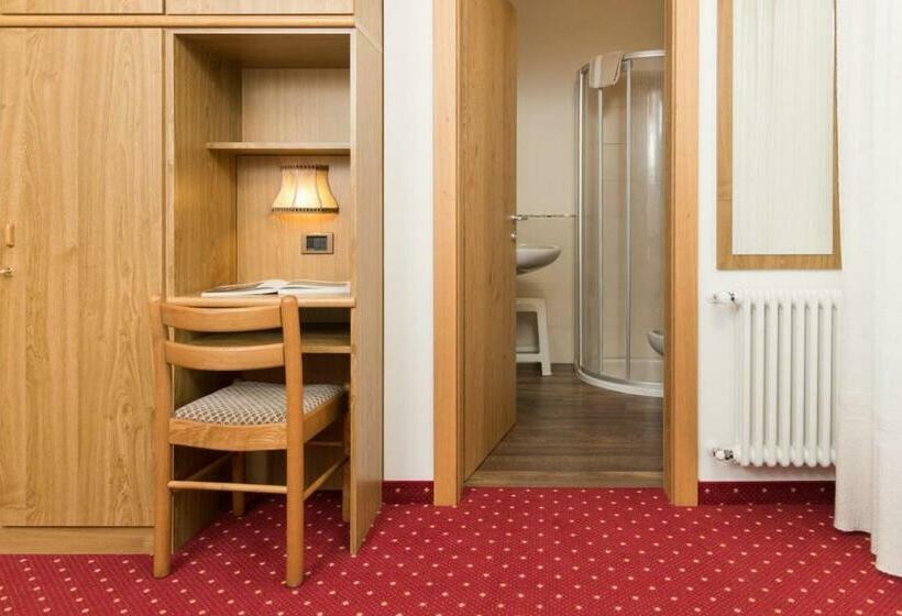 单人经济间, Garni Lastei