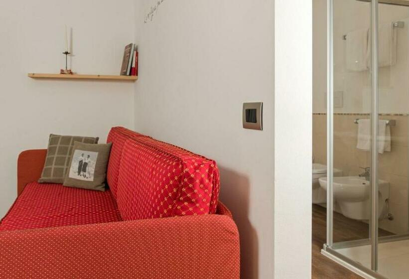 四人标准间, Garni Lastei