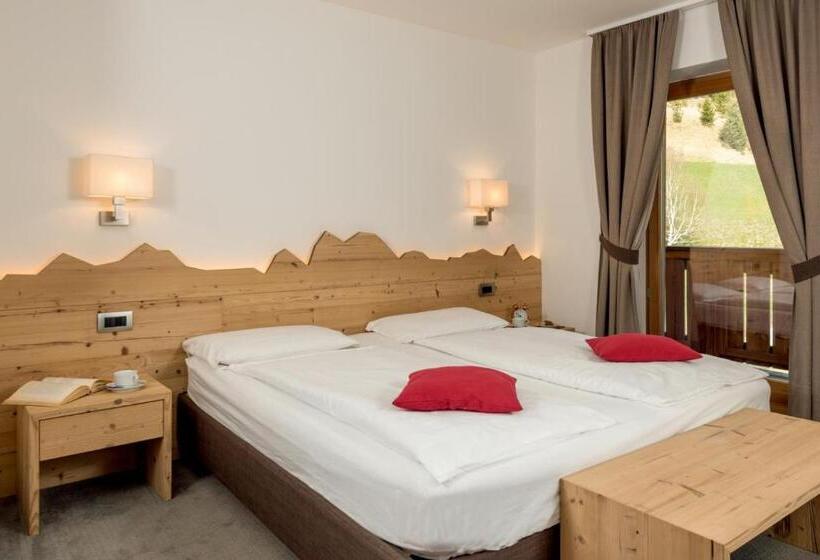 四人标准间, Garni Lastei