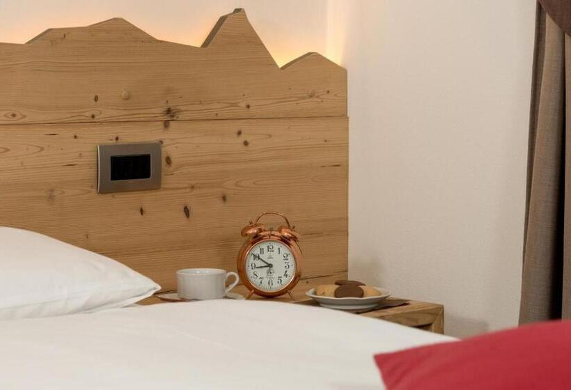 四人标准间, Garni Lastei