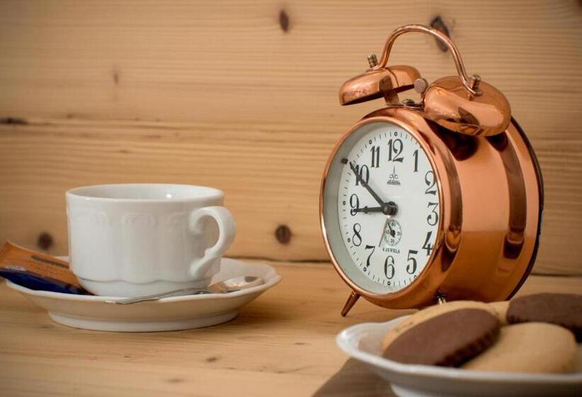 四人标准间, Garni Lastei