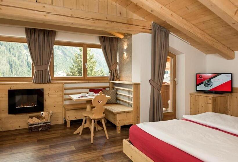 带大床的豪华间, Garni Lastei