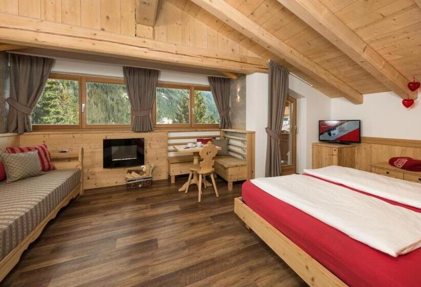 带大床的豪华间, Garni Lastei