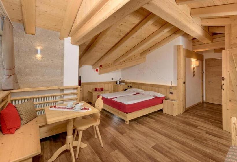 带大床的豪华间, Garni Lastei