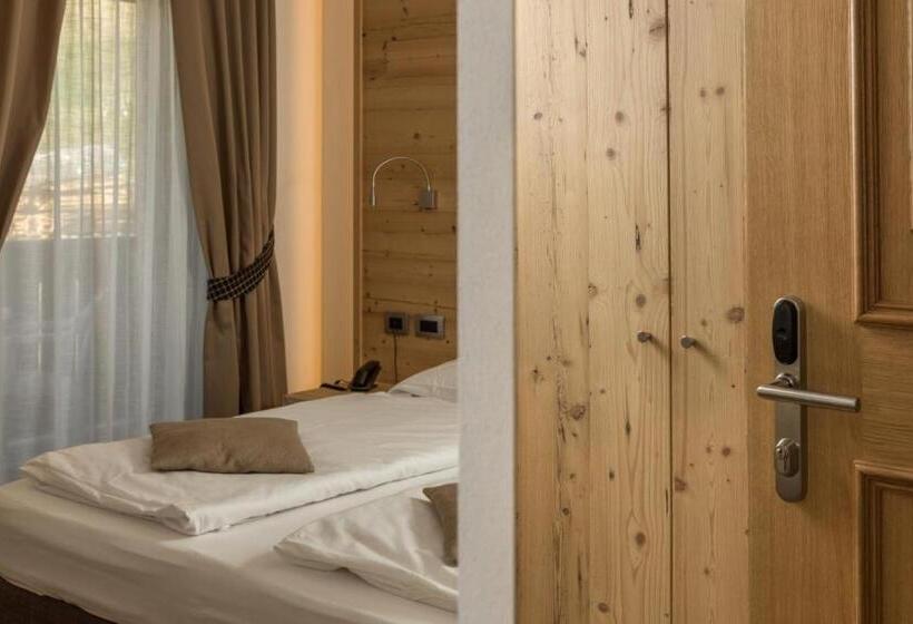 带阳台的豪华间, Garni Lastei