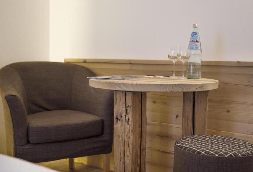 带阳台的豪华间, Garni Lastei