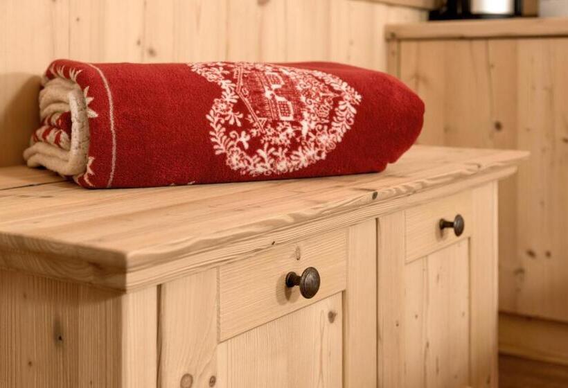 带大床的豪华间, Garni Lastei