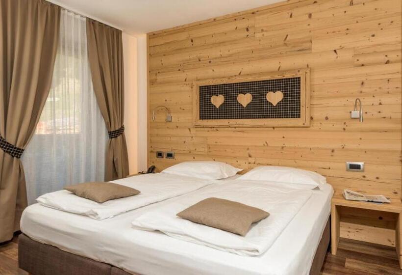 带阳台的豪华间, Garni Lastei