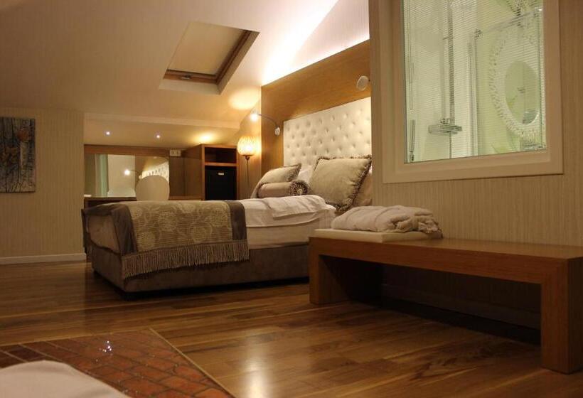 سوییت لوکس, Lale