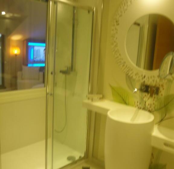 سوییت لوکس, Lale