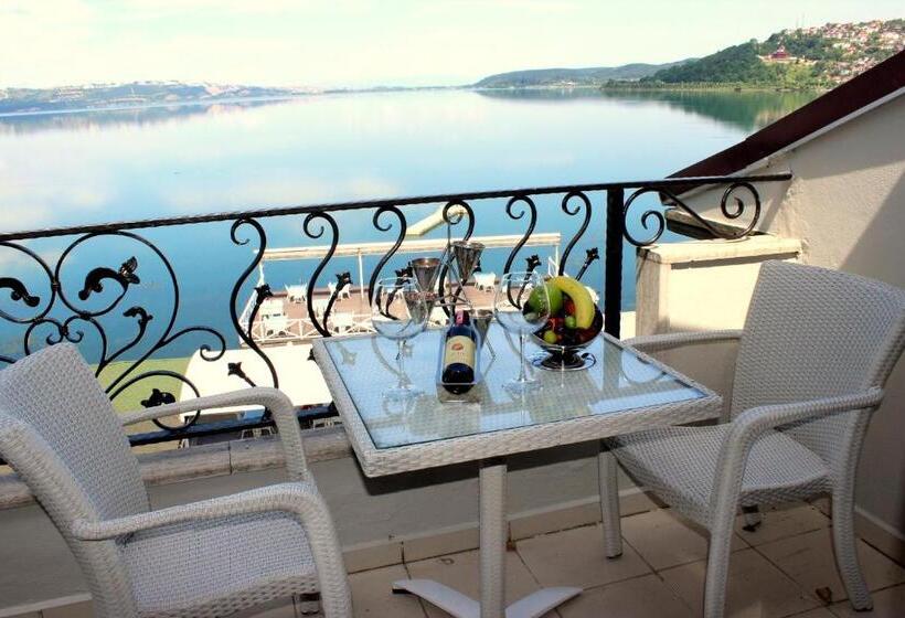 سوییت لوکس, Lale