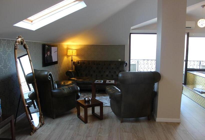 سوئیت پرزیدنت, Lale