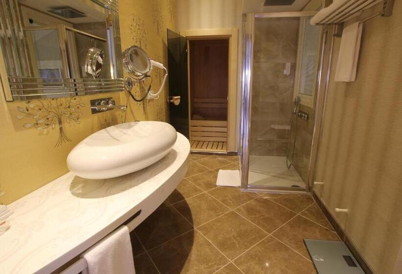 سوئیت پرزیدنت, Lale