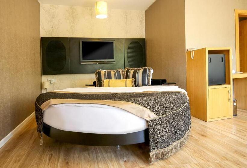 سوییت سوپریور, Lale