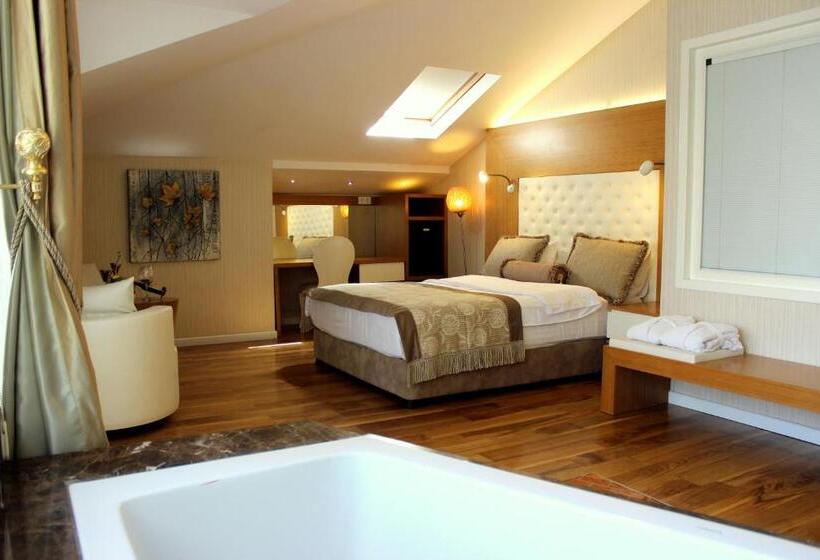 سوییت لوکس, Lale