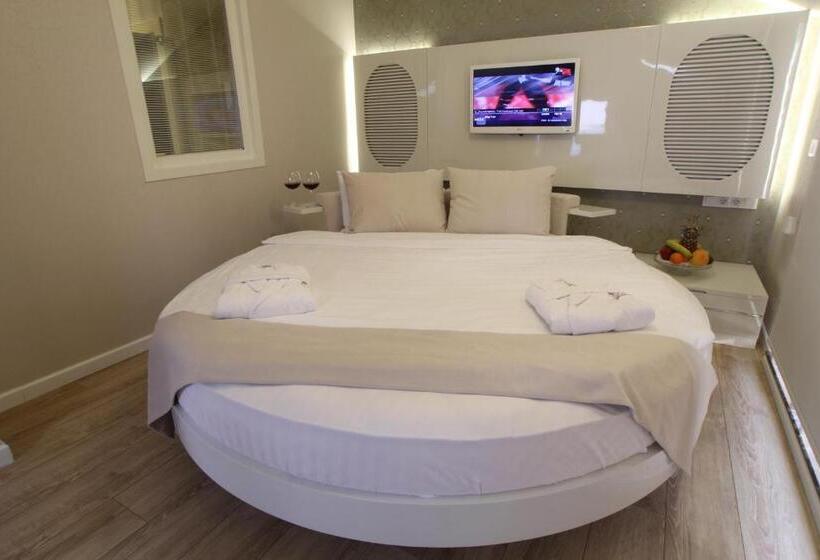 سوئیت پرزیدنت, Lale