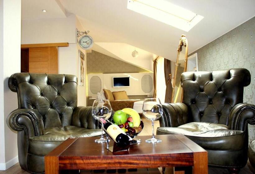 سوئیت پرزیدنت, Lale