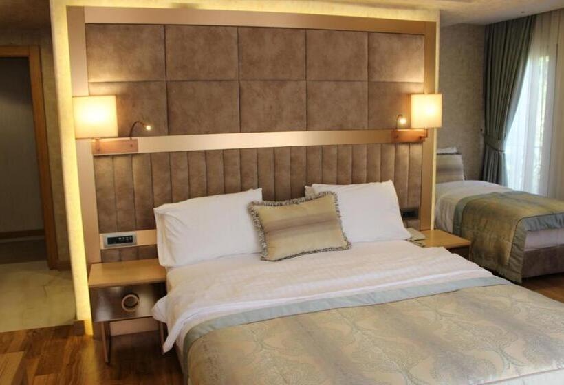 اتاق خانوادگی, Lale